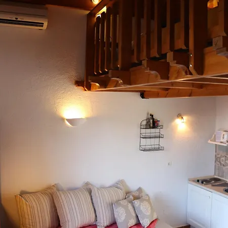 Kalopetri לינה וארוחת בוקר 2*