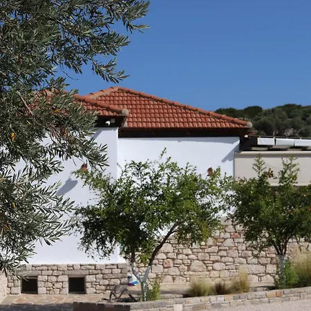 Kalopetri Bed & Breakfast 2*