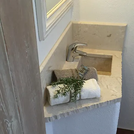 לינה וארוחת בוקר Kalopetri